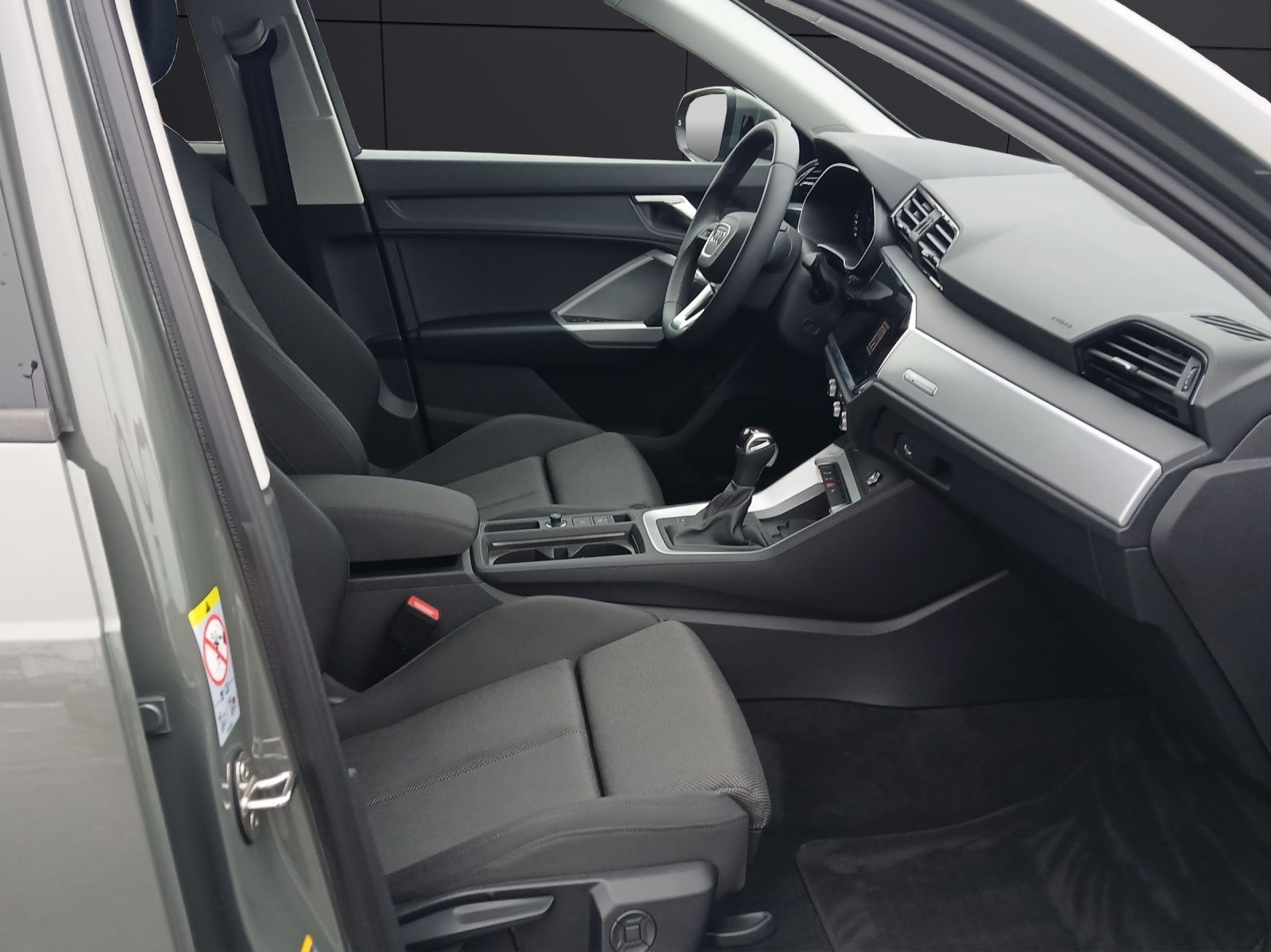 Fahrzeugabbildung Audi Q3 35 TFSI advanced LED Navi SHZ AHK ACC AVC