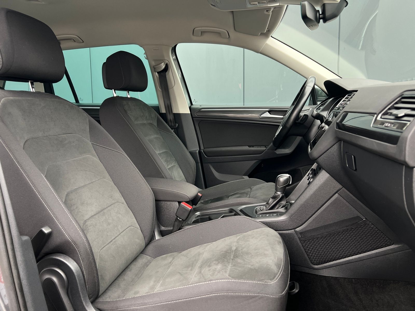 Fahrzeugabbildung Volkswagen Tiguan Comfortline 1.4 TSI DSG *LED, ergoActive,