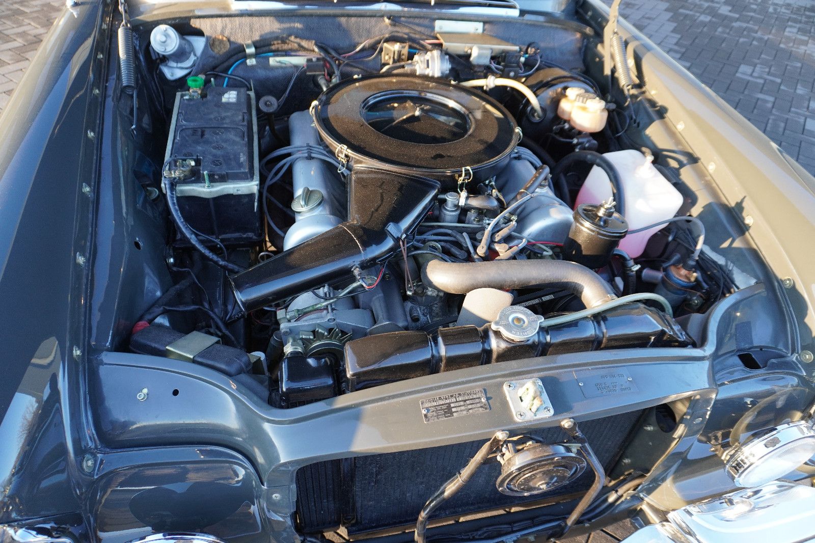 Fahrzeugabbildung Mercedes-Benz 280 SE 3,5 Cabriolet Conversion