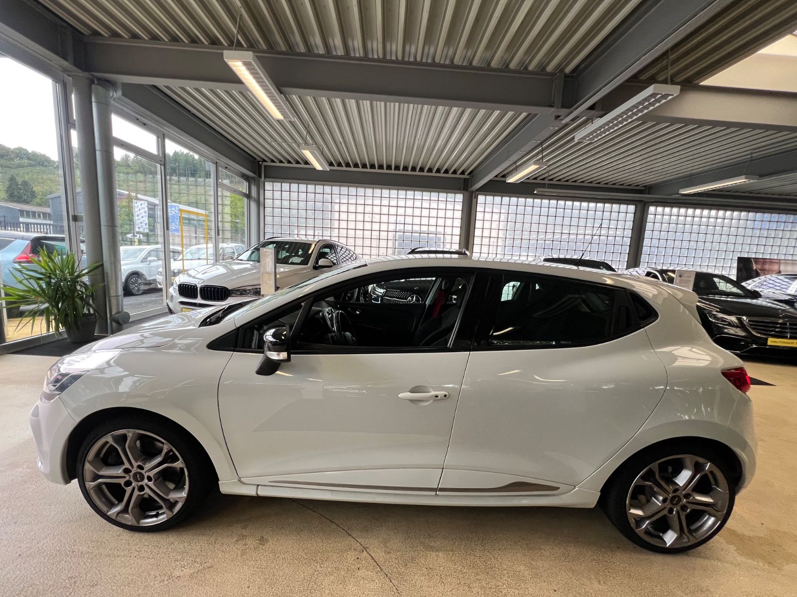 Fahrzeugabbildung Renault Clio IV RS Renault Sport