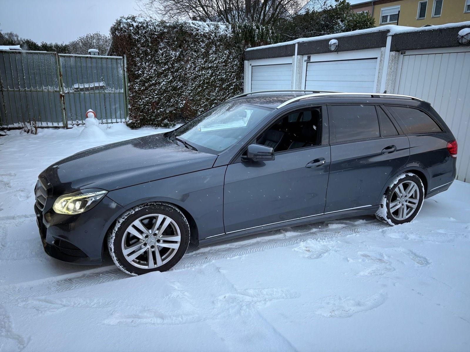 Mercedes-Benz E300 2015 — салон