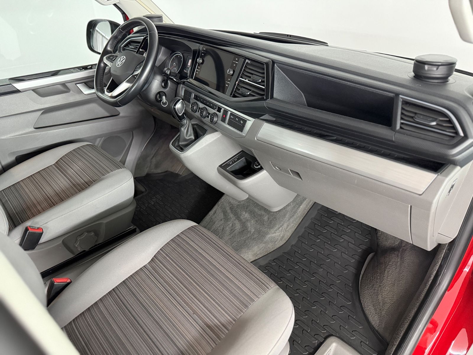 Volkswagen T6.1 California Beach Tour AHK Kamera Markise foto 18