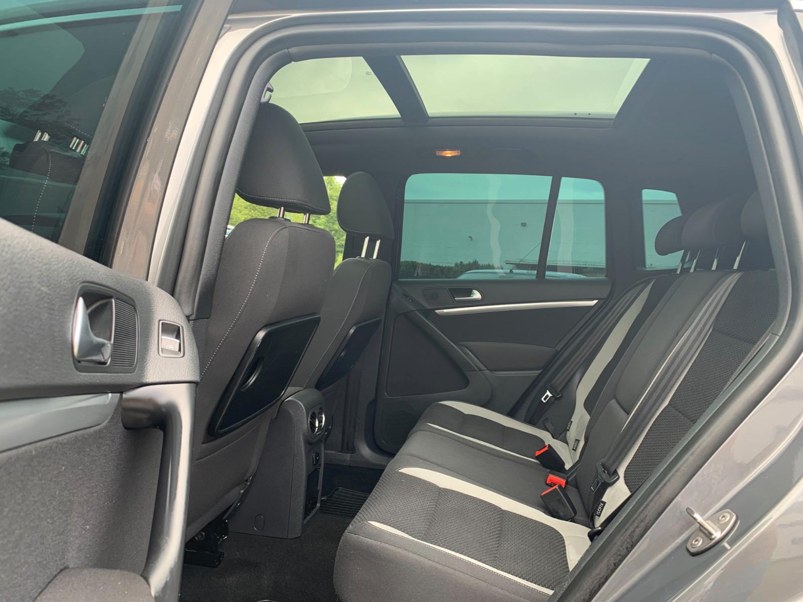 VOLKSWAGEN TIGUAN 2.0 TDI 140ch DSG 4MOTION R-LINE - TOIT PANORAMIQUE - ATTELAGE - XÉNON - SIÈGES CHAUFFANTS