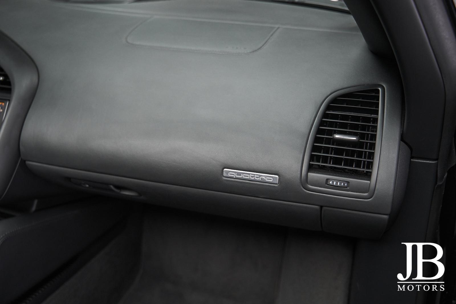 Audi R8 Spyder V10 5.2 FSI 525 ch • Boîte manuelle 6• Magnetic Ride • B&O • Caméra