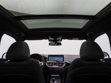 Fahrzeugabbildung BMW X3 xD20d Panoram Kamera DAB HiFi Komfort ACC 19"