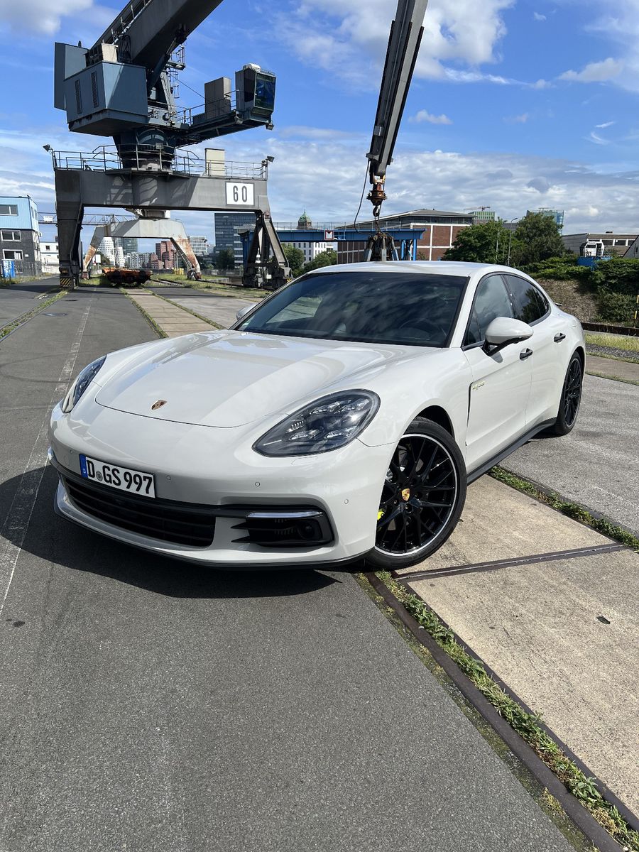 PORSCHE Panamera 4 E-Hybrid APPROVED Sportabgas KREIDE
