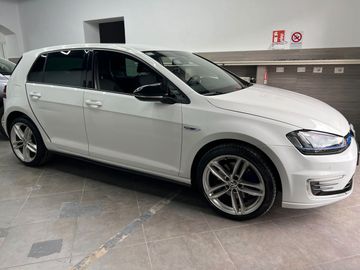 Volkswagen Golf - 3
