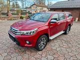 Toyota Hilux Double Cab Executive 4x4 - rote Toyota Hilux