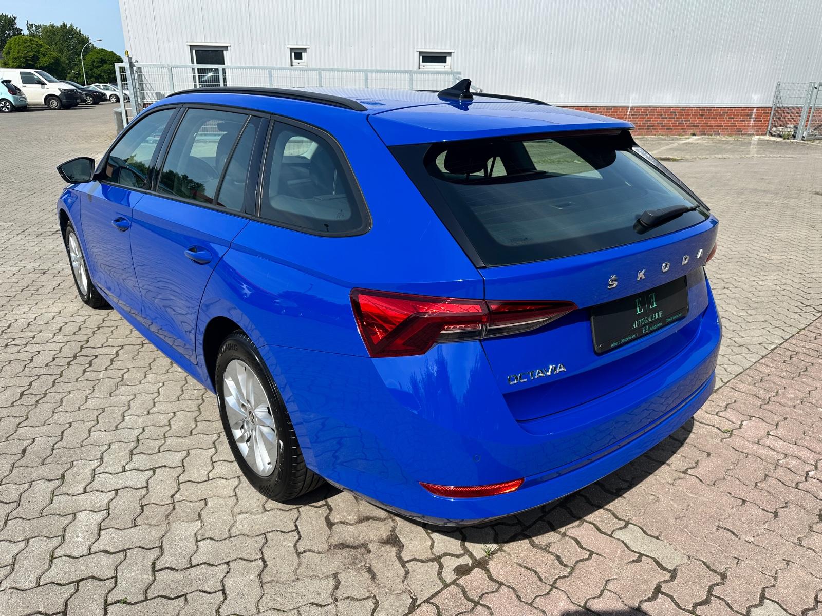 Skoda Octavia Combi Ambition Apple CarPlay LED