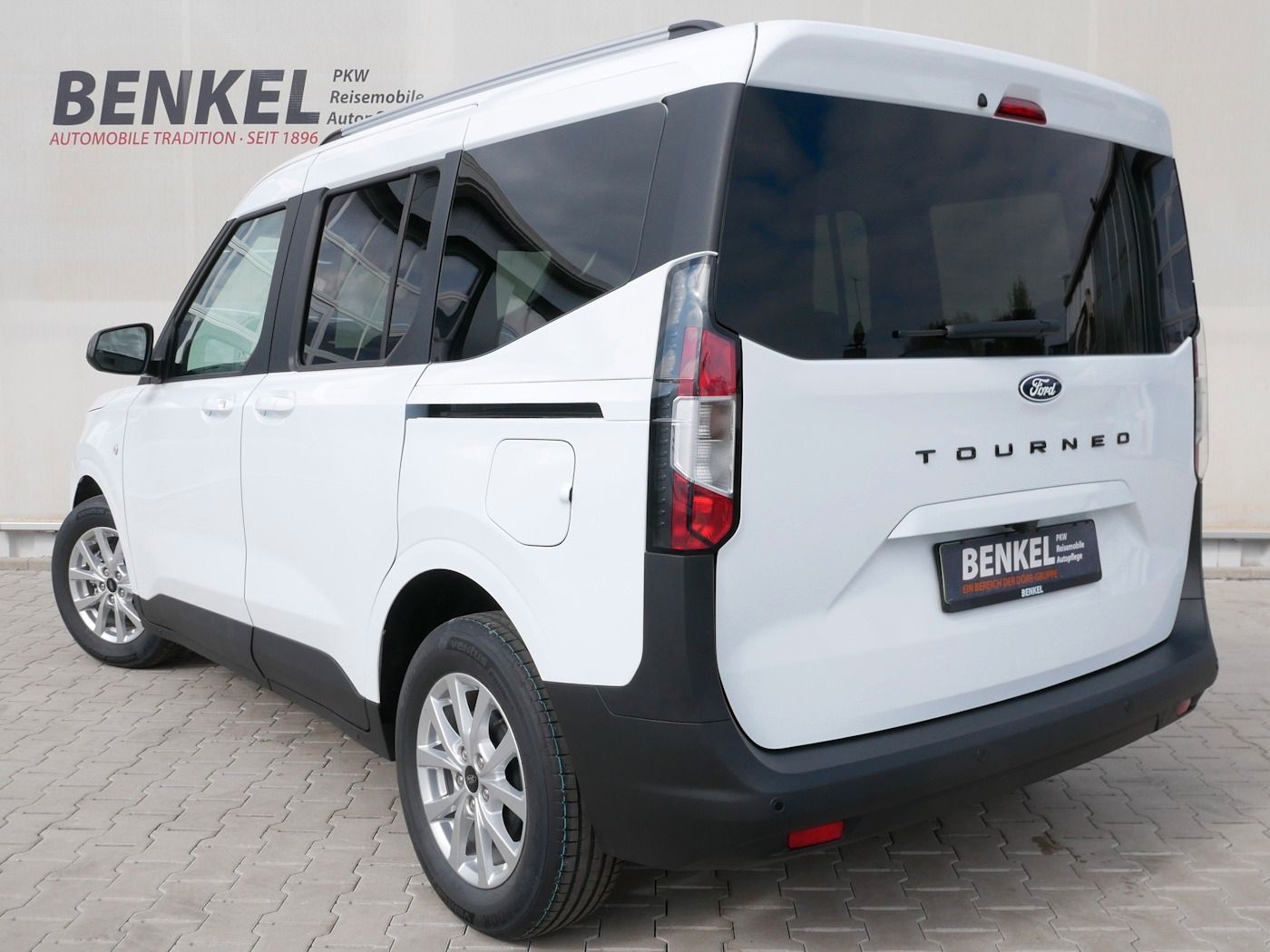 Fahrzeugabbildung Ford Tourneo Courier 1.0 Titanium Kamera ACC NAVI ALU