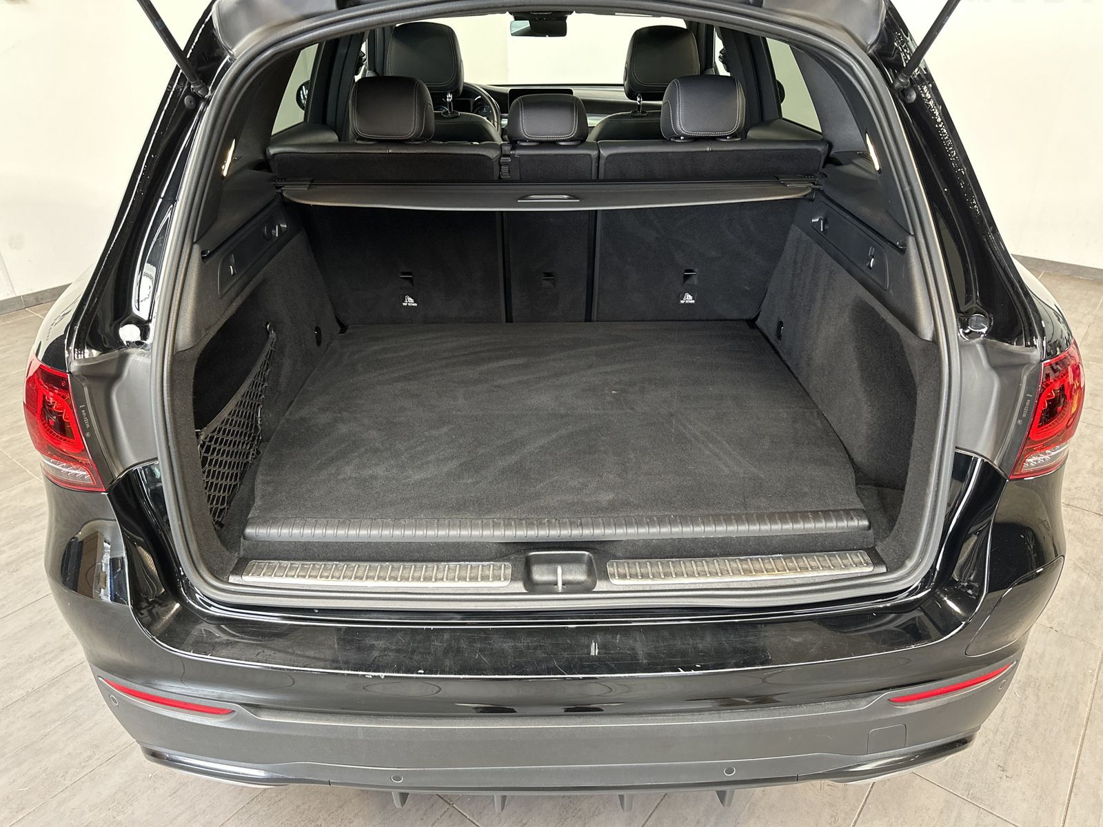 Fahrzeugabbildung Mercedes-Benz GLC 300de 4M AMG-Line NAV+LED+KAM+ACC+PANO+20ZO