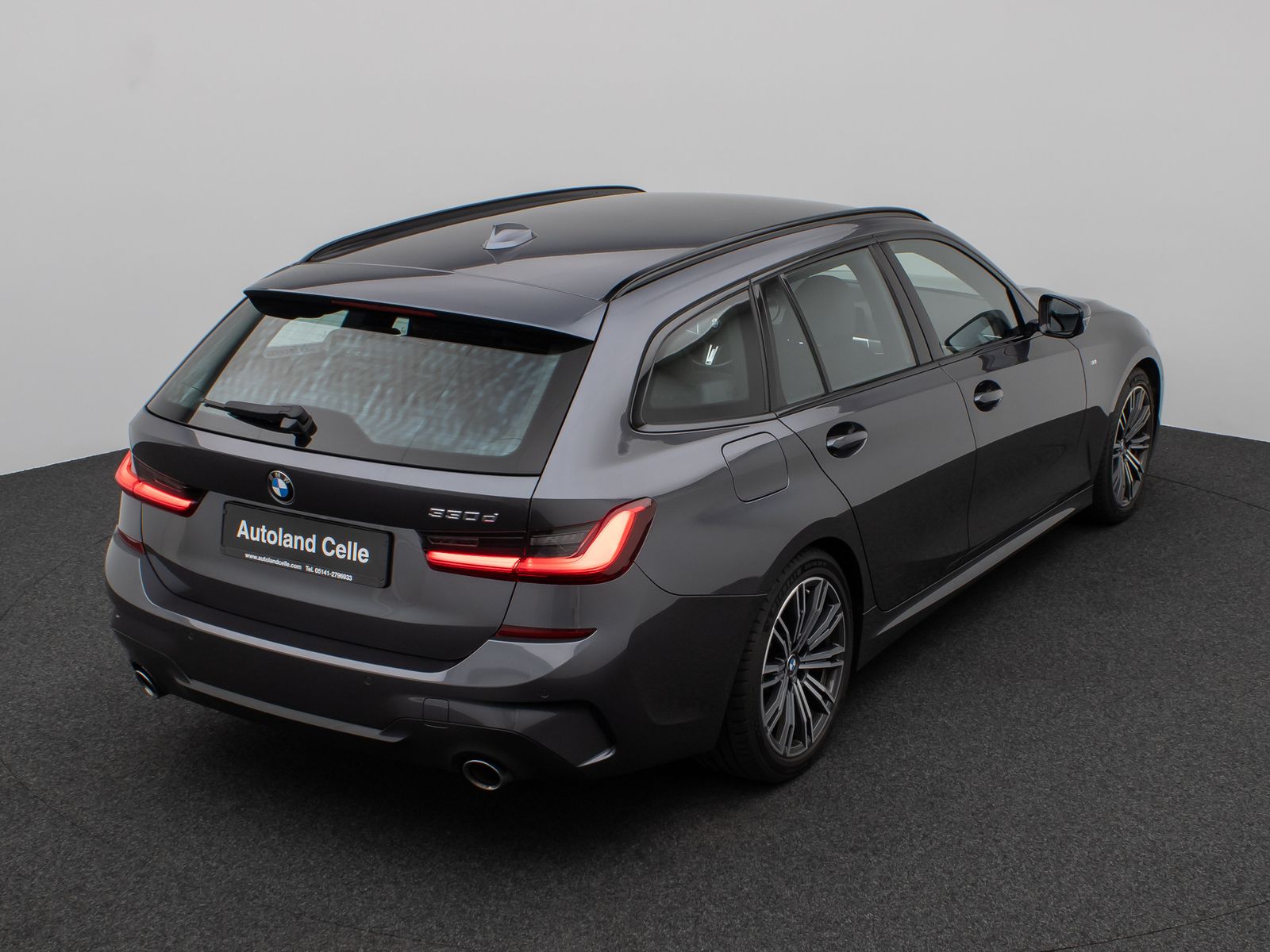 Fahrzeugabbildung BMW 330d M Sport HiFi Lenkradheiz AHK Komfort 18Zoll