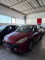 Peugeot 307 1.6 16V 5p. XT - rote Peugeot 307