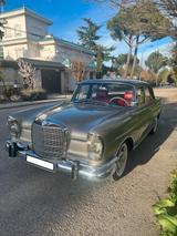 Mercedes-Benz 220 W 111 220S - Mercedes-Benz: Limousine, W111