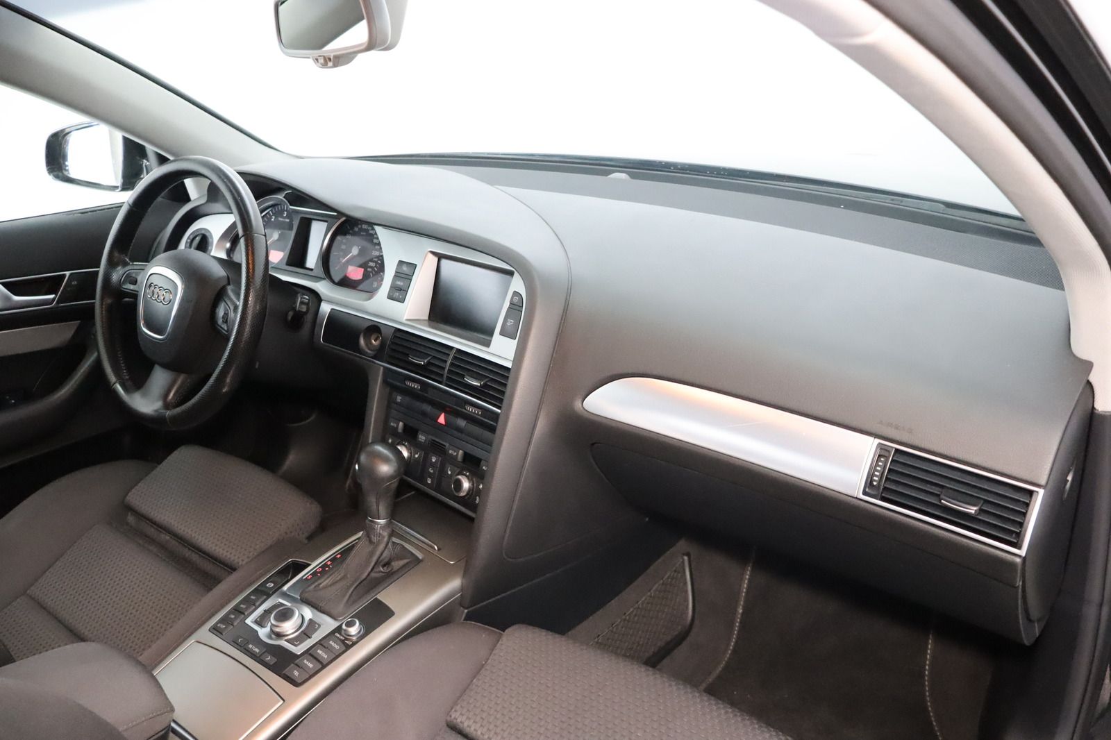 Fahrzeugabbildung Audi A6 2.0 TDI multitronic Avant * Xenon * AHK * PDC