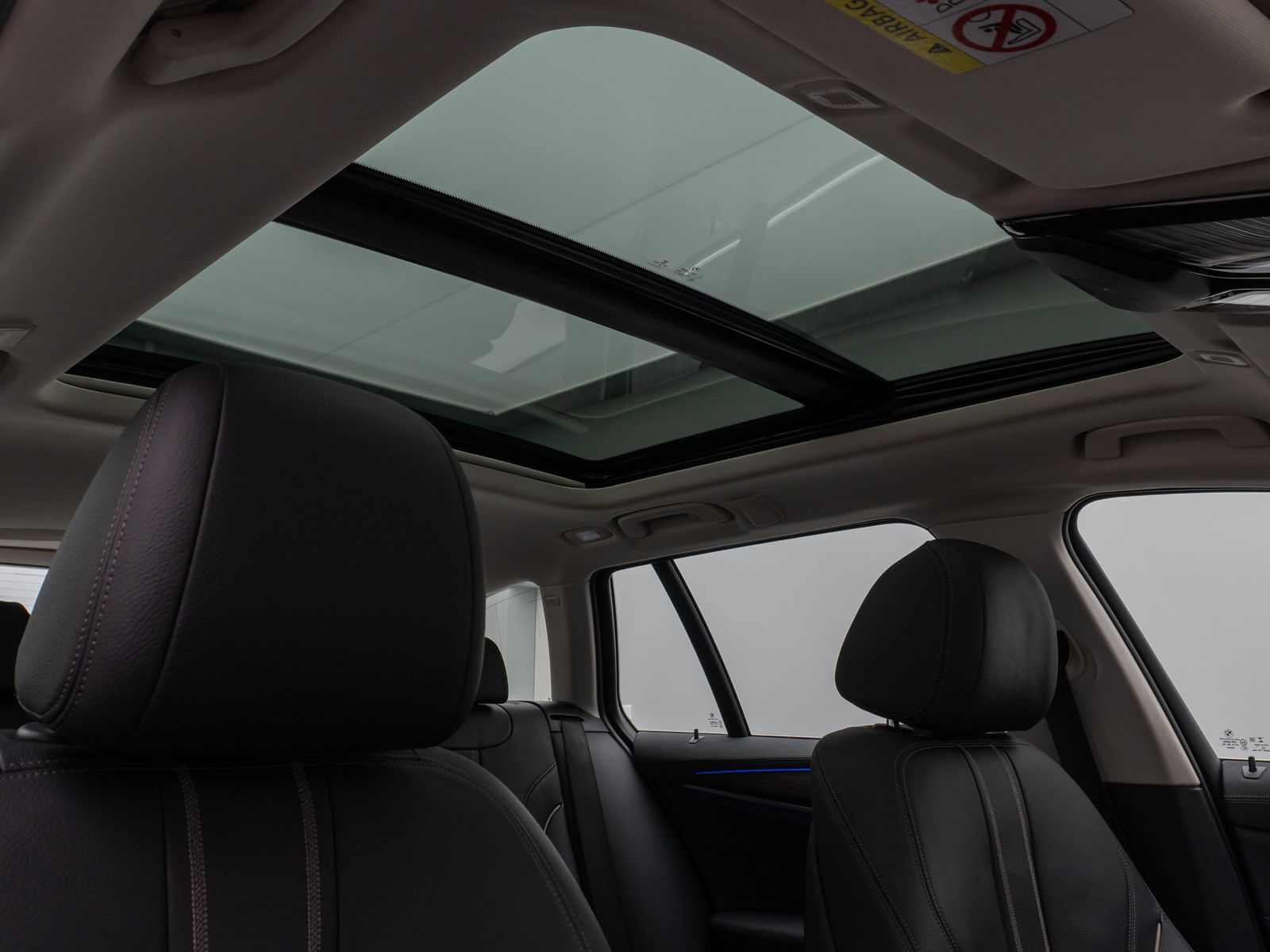 Fahrzeugabbildung BMW 530d Luxury Line Panorama Kamera DAB HiFi Alarm