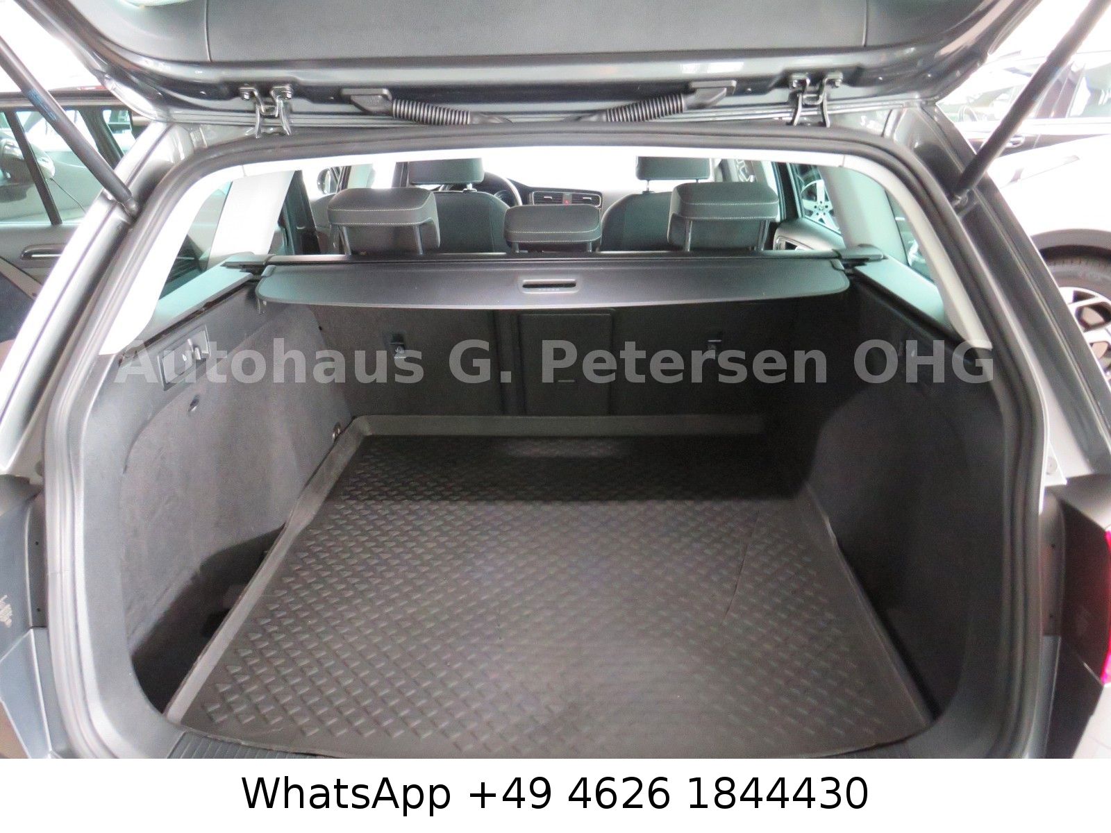 Fahrzeugabbildung Volkswagen Golf 7 Var. Highli*Panorama*AHK*Navi*ACC*LED*CAM