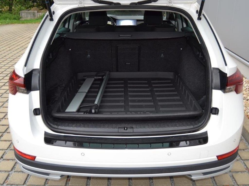 Octavia 2.0 TDI 4x4 DSG Scout AHK/MATRIX/NAVI/IN