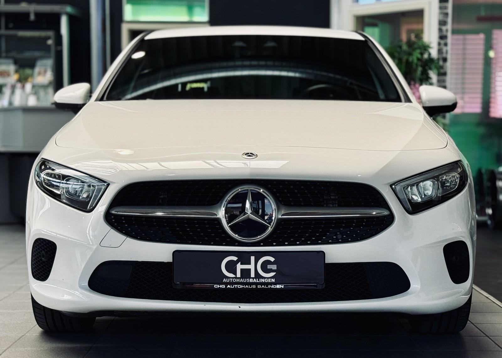 Mercedes-Benz A-Class SHZ Widescreen LED Carbon, миниатюра 2