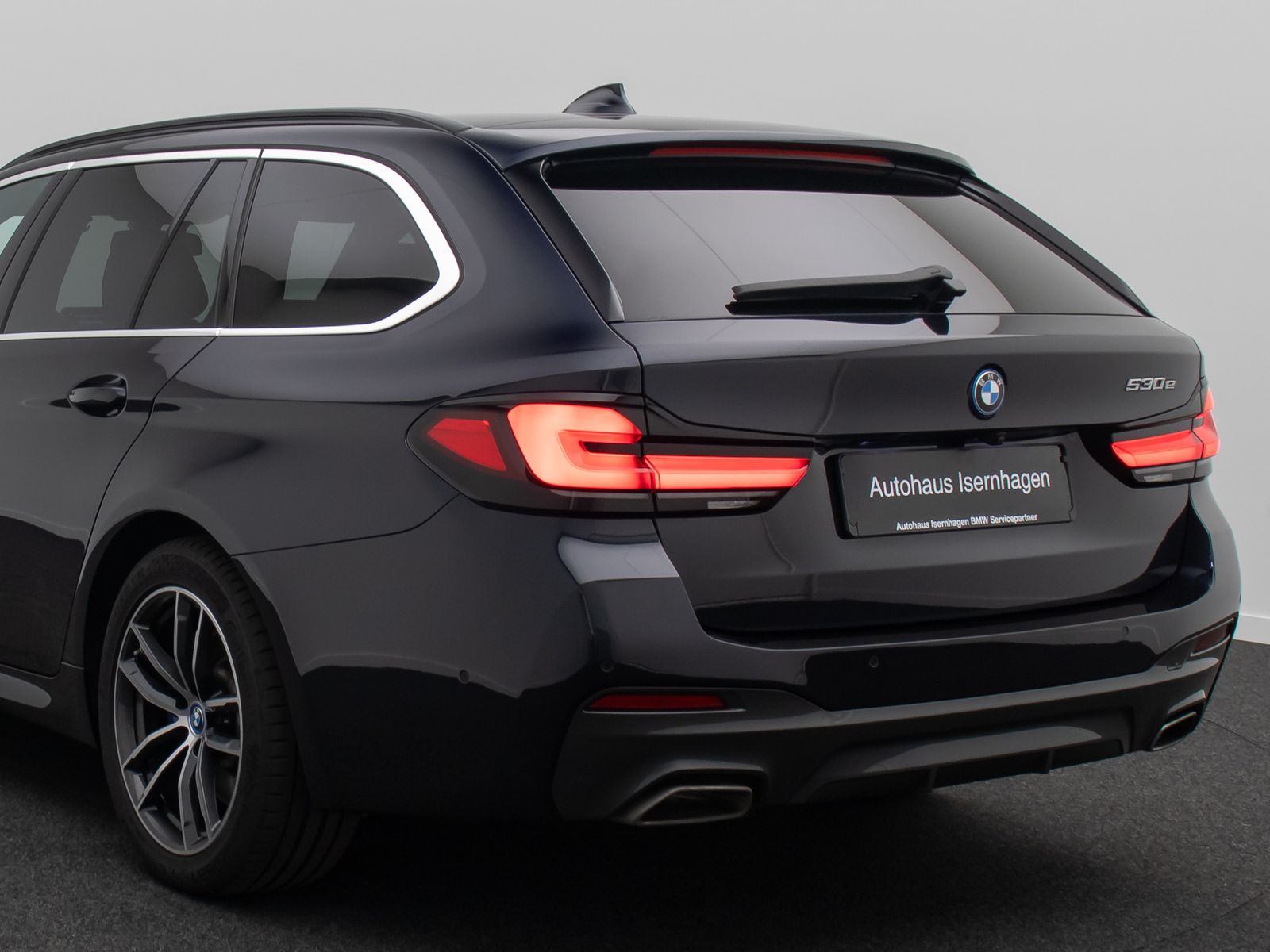Fahrzeugabbildung BMW 530e M Sport 360&deg;Laser HUD DAB ACC Komfort Alarm