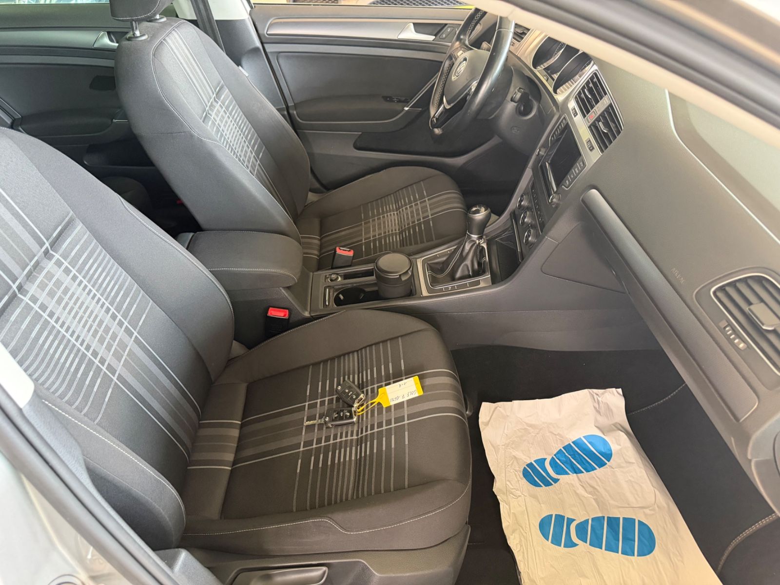 Fahrzeugabbildung Volkswagen Golf VII Lim. Lounge BMT