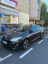 Renault Megane 3 Bose 1.5 dCi Automatik Pa... - Renault Megane aus 2011: Bose