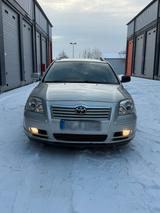 Toyota Avensis 2.0 D-4D Diesel  TÜV bis 0... - Toyota Avensis aus 2005 mit Diesel-Antrieb