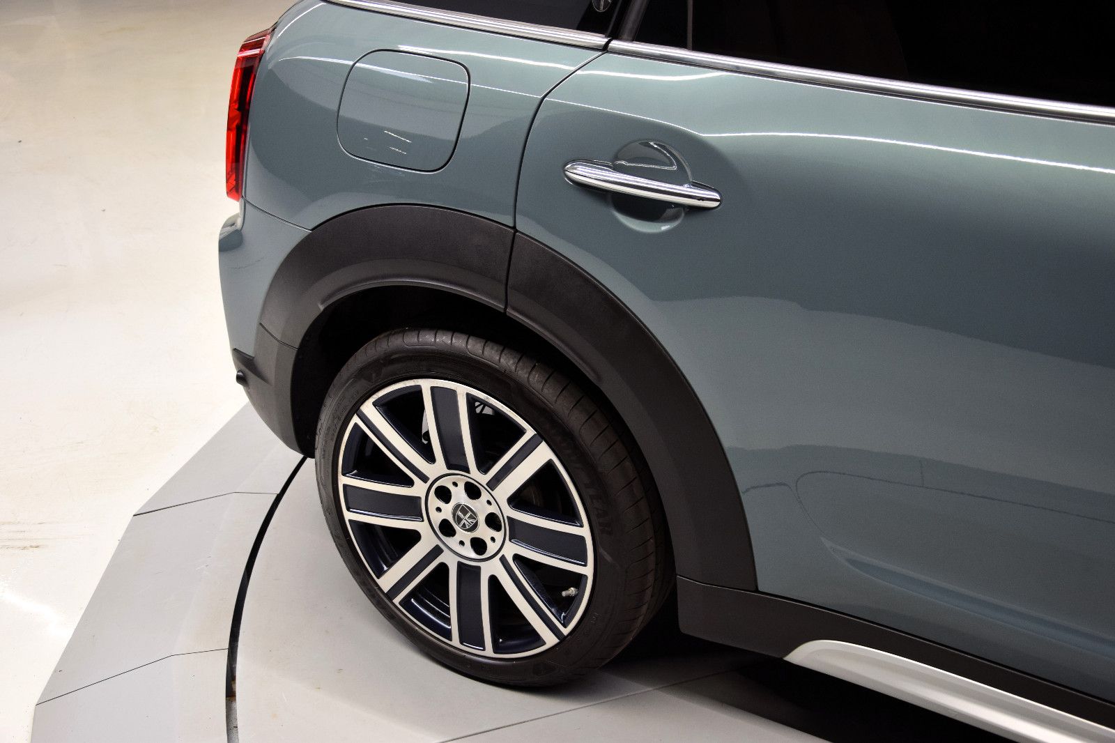 Fahrzeugabbildung MINI Cooper Countryman Yours Trim Pano Leder-braun