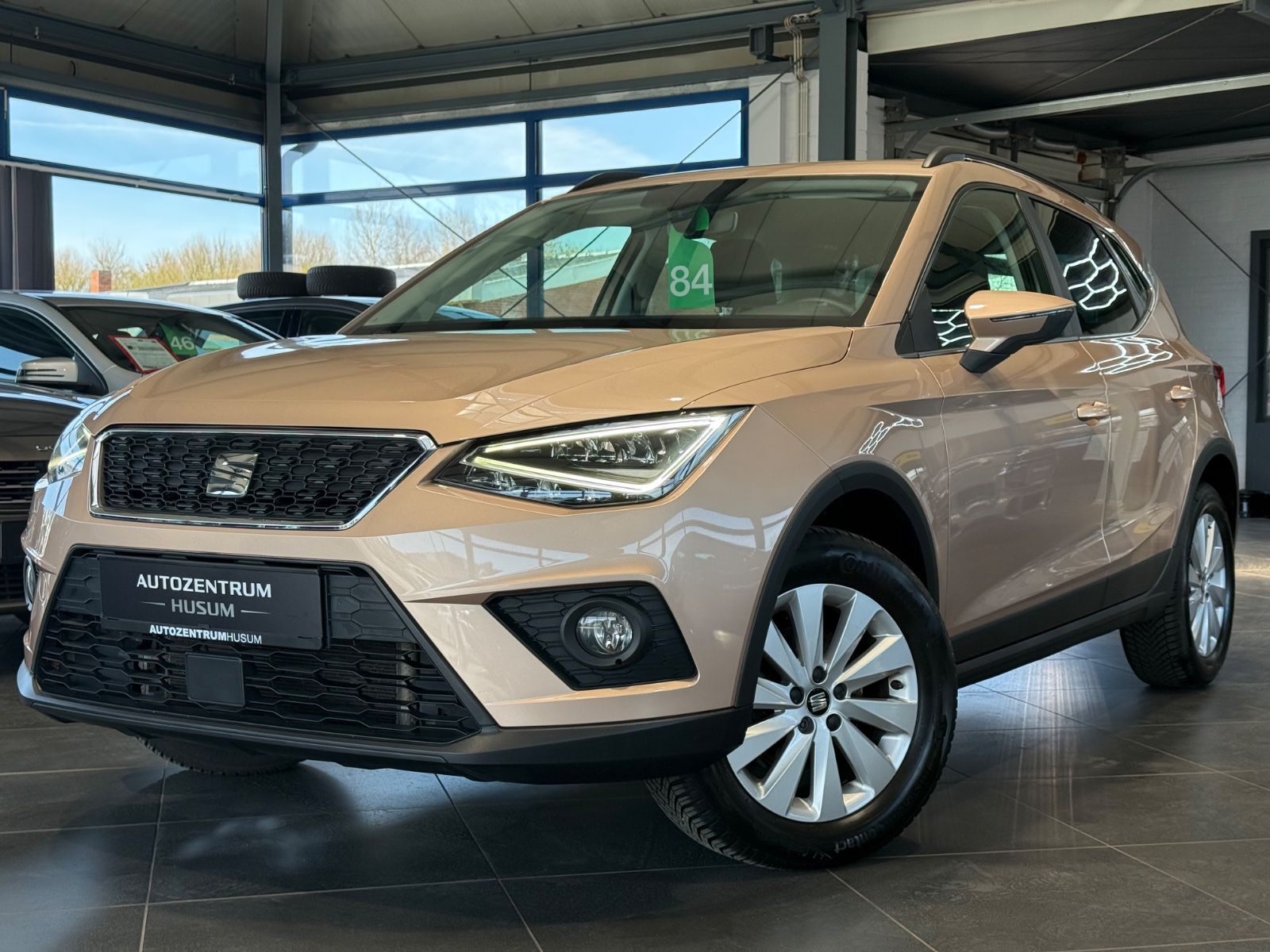 SEAT Arona Style*HU/AU NEU*SHZ*NAVI*TEMPO*