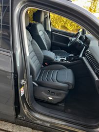 Volkswagen Touareg - 11