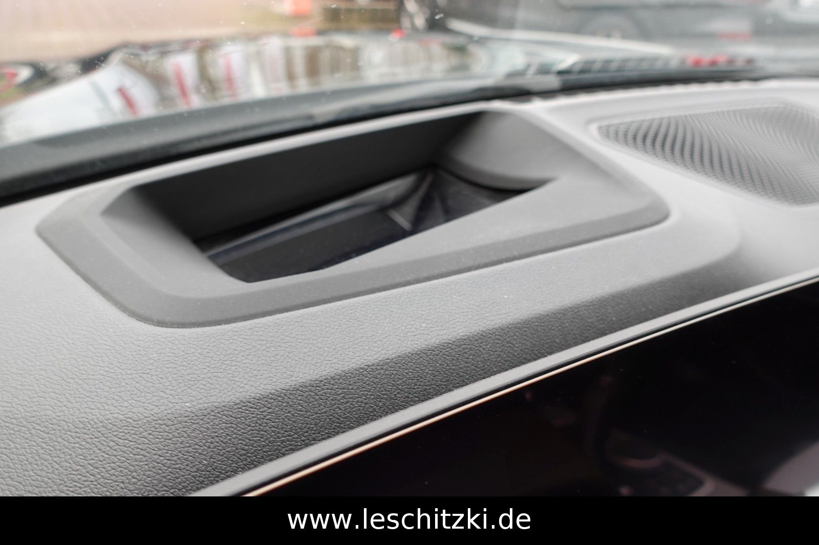 BMW 320i Touring Automatik/LED/Navigation foto 12