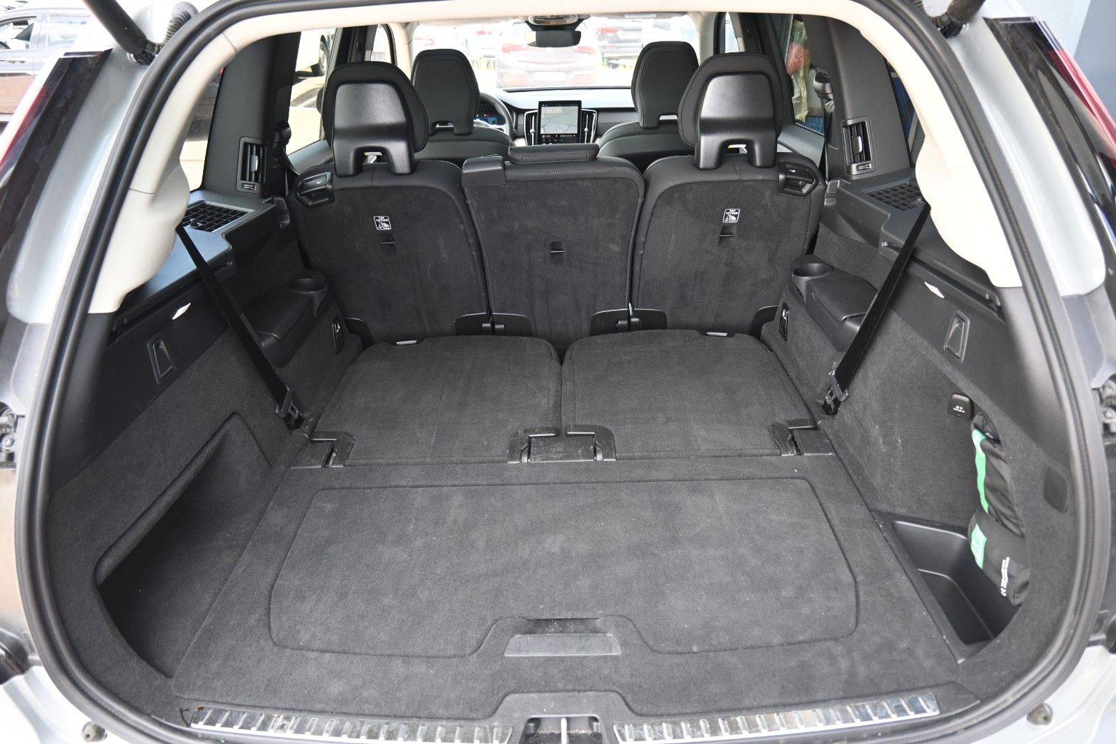 Fahrzeugabbildung Volvo XC90 T8 AWD Plus Dark*PANO*360°*HuD*H&K*ACC