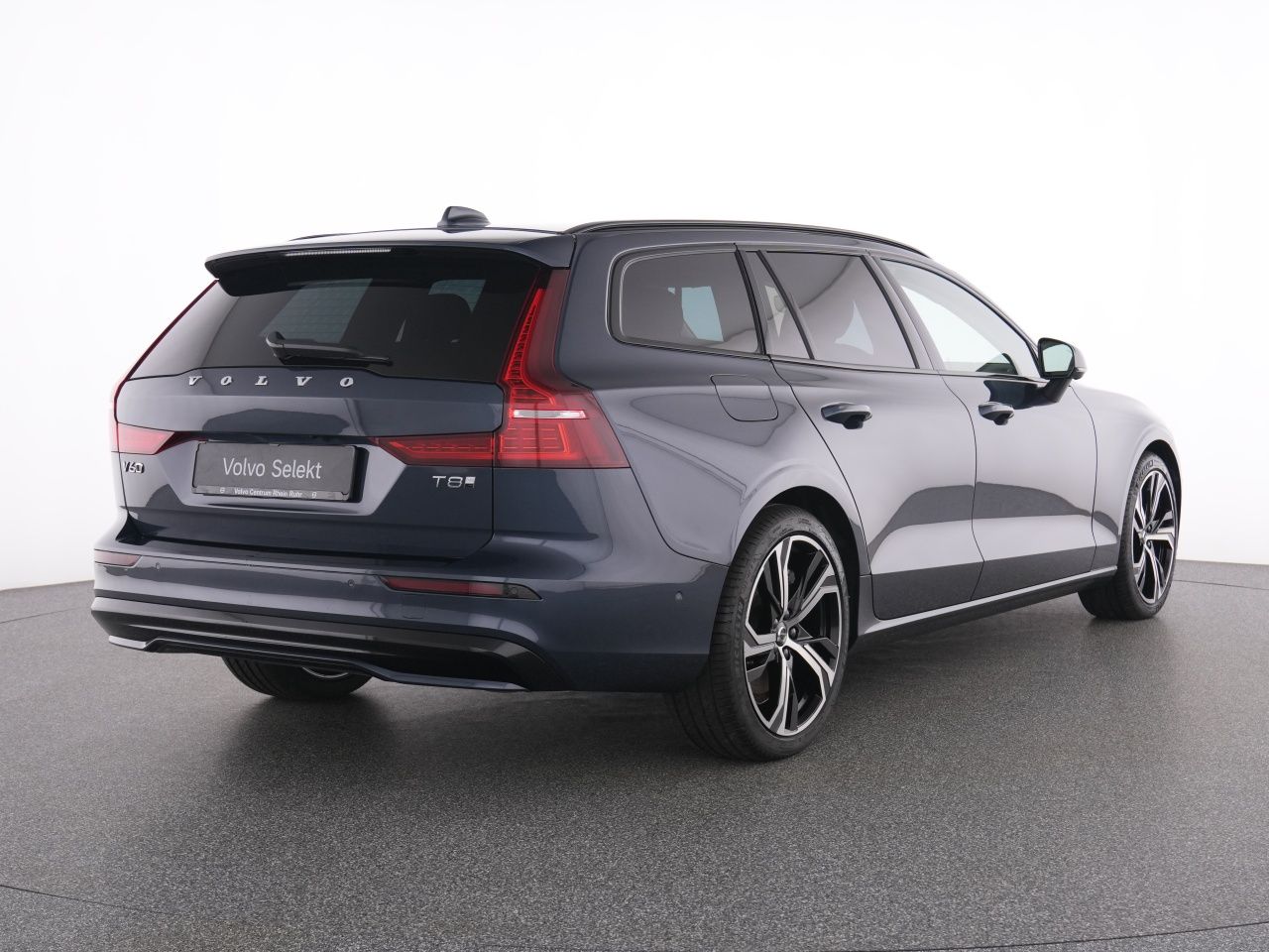 Volvo V60 T8 Recharge Ultra Dark+MASSAGE+SHZ+19+BW imagem 3