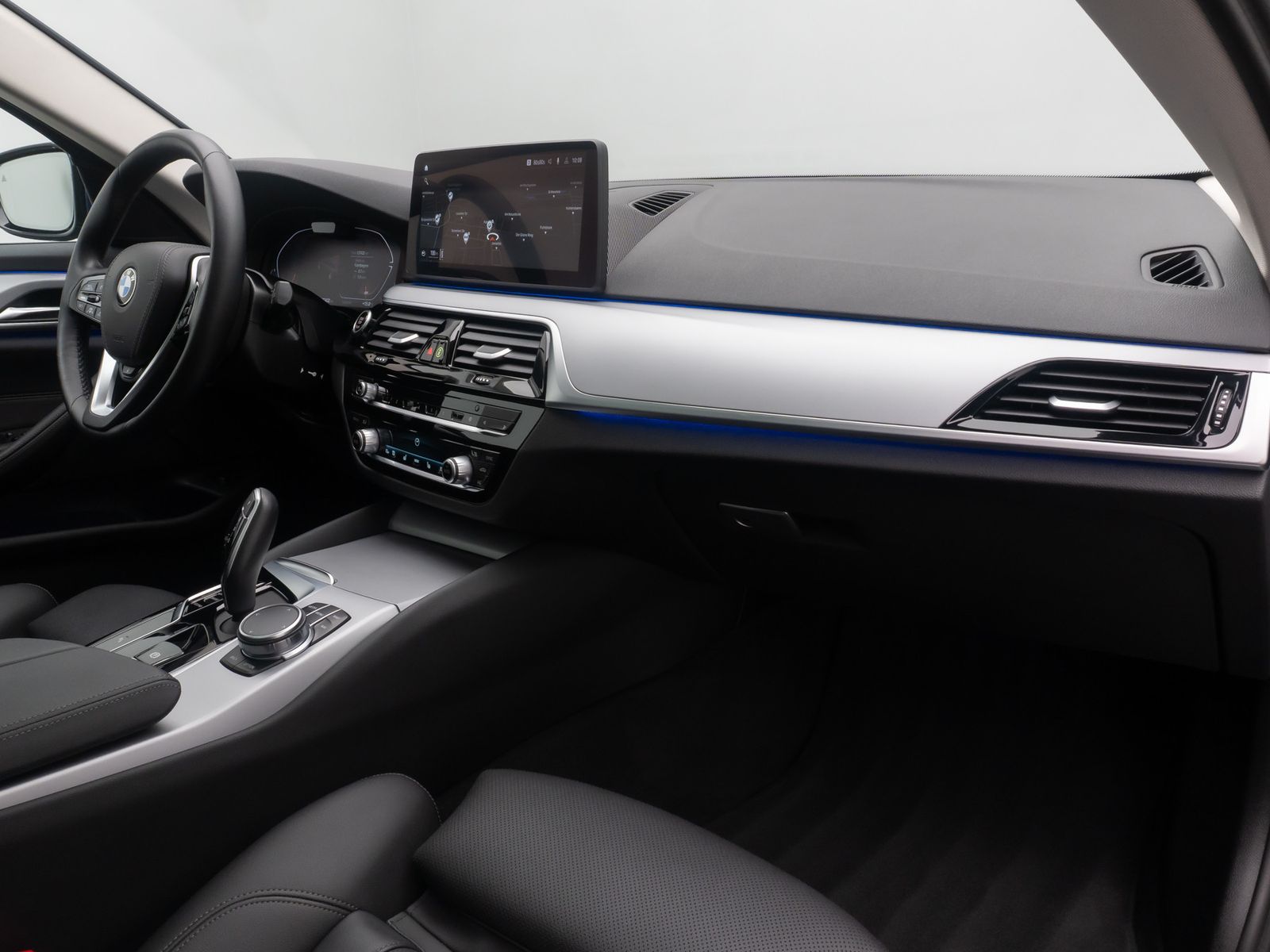 Fahrzeugabbildung BMW 540d xD Panorama Kamera DAB HiFi Lenkrhzg Sport