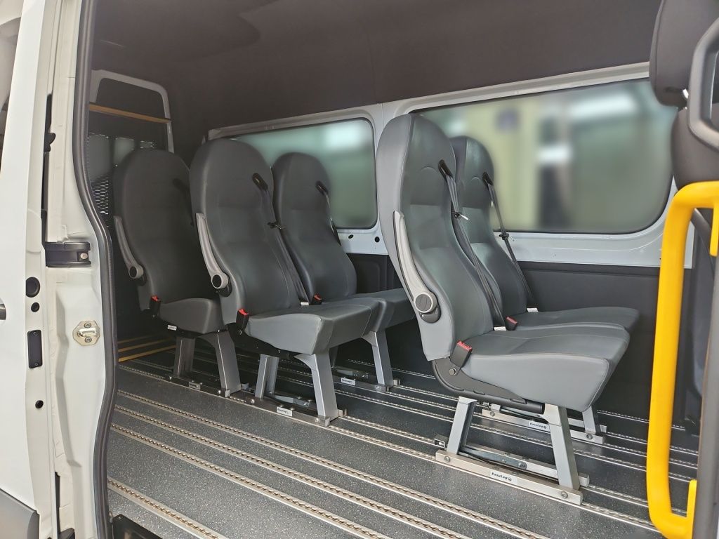 Fahrzeugabbildung Mercedes-Benz Sprinter 317 Kombi L2H2 Mobility Rollstuhl Lift