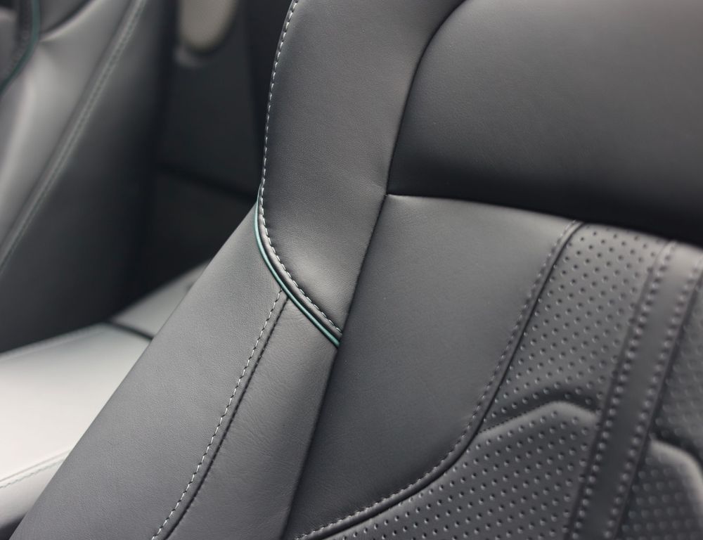 Aston Martin V8 Vantage — fotografia 3