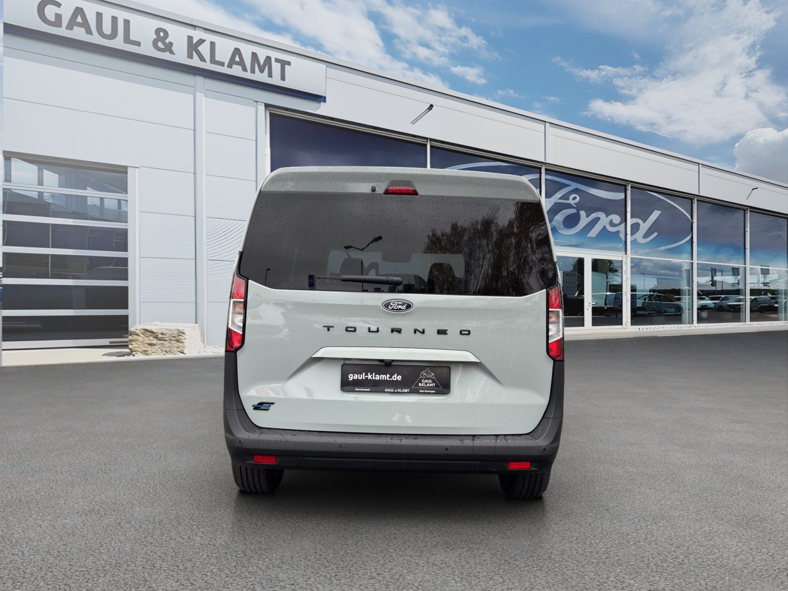 Fahrzeugabbildung Ford Tourneo Courier eMotor BEV Titanium