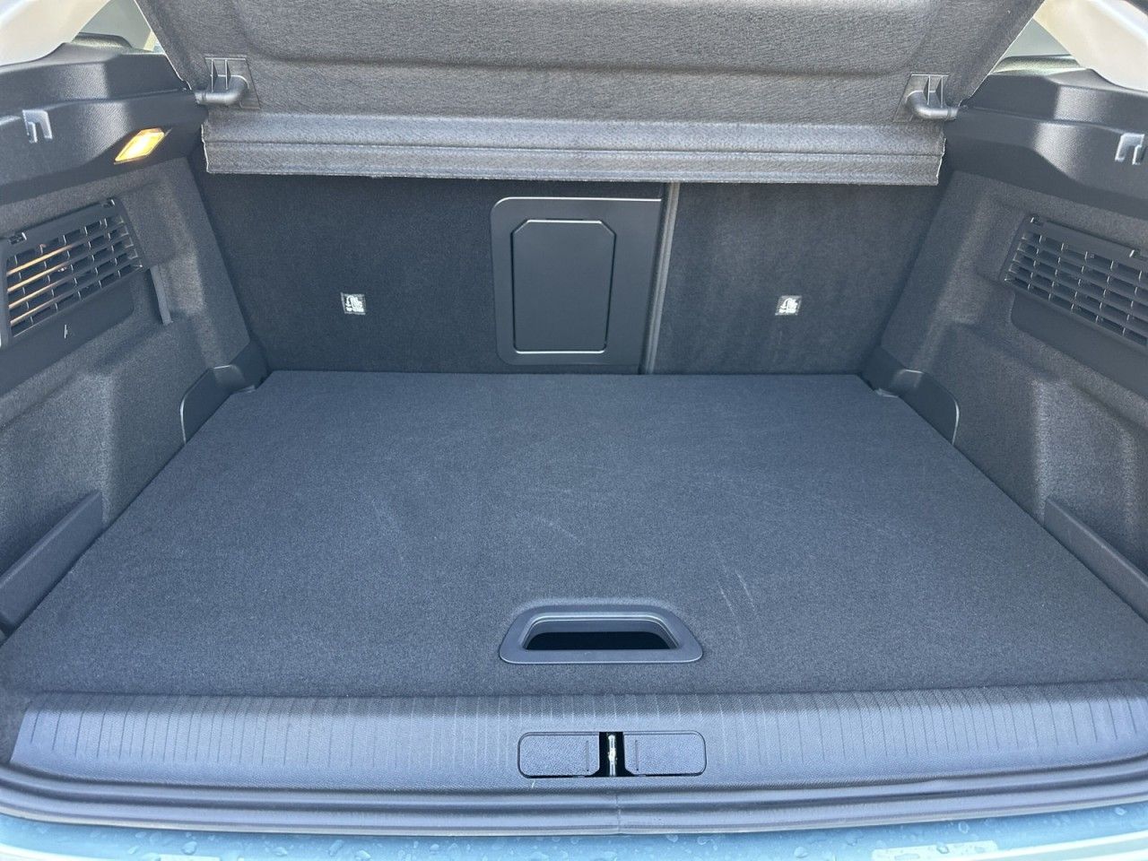Fahrzeugabbildung Citroën C4 PureTech 130 EAT8 Shine