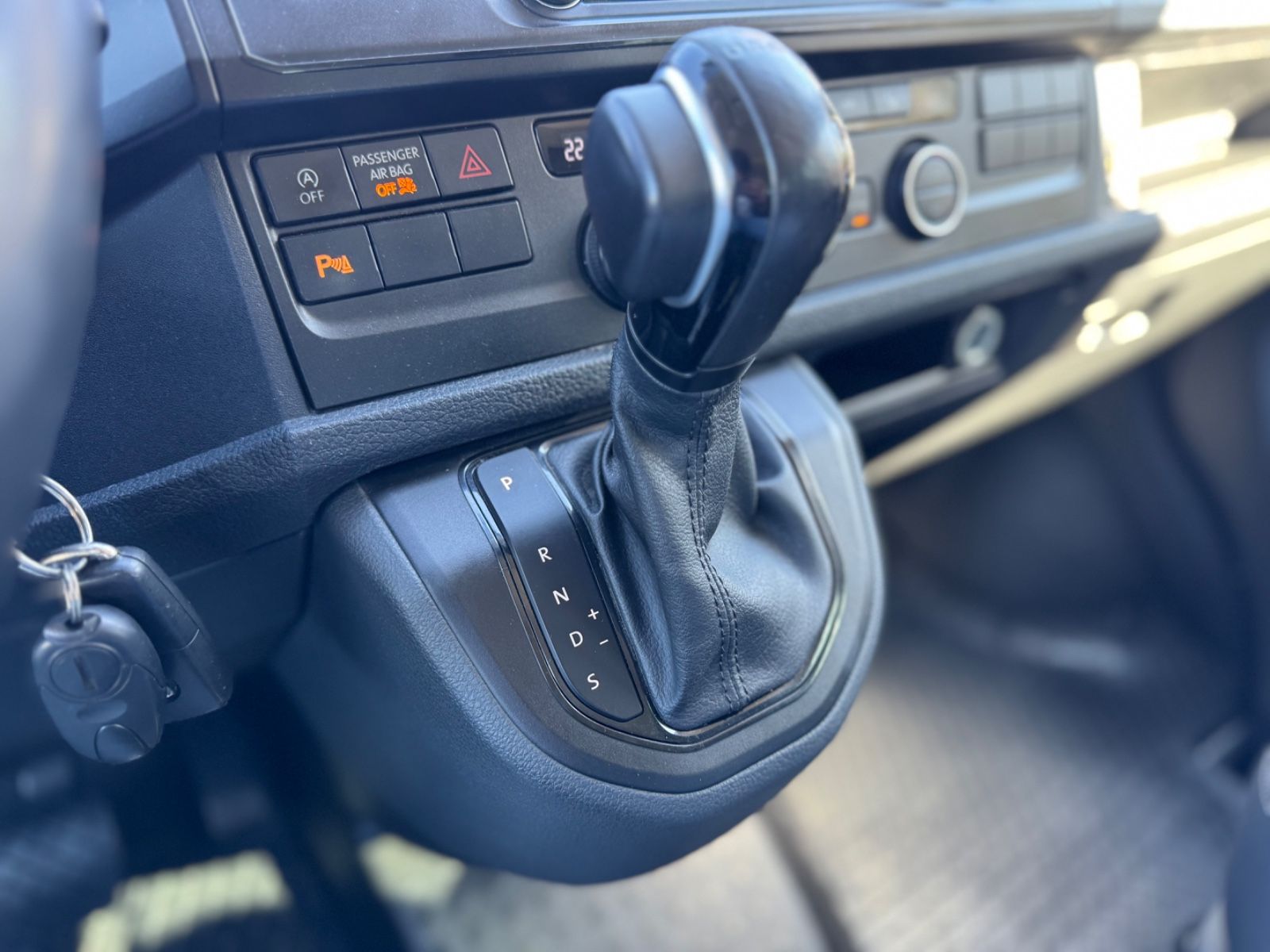 T6 Caravelle *LED*AT-Motor*Temp*Sitzheiz*8Sitze*