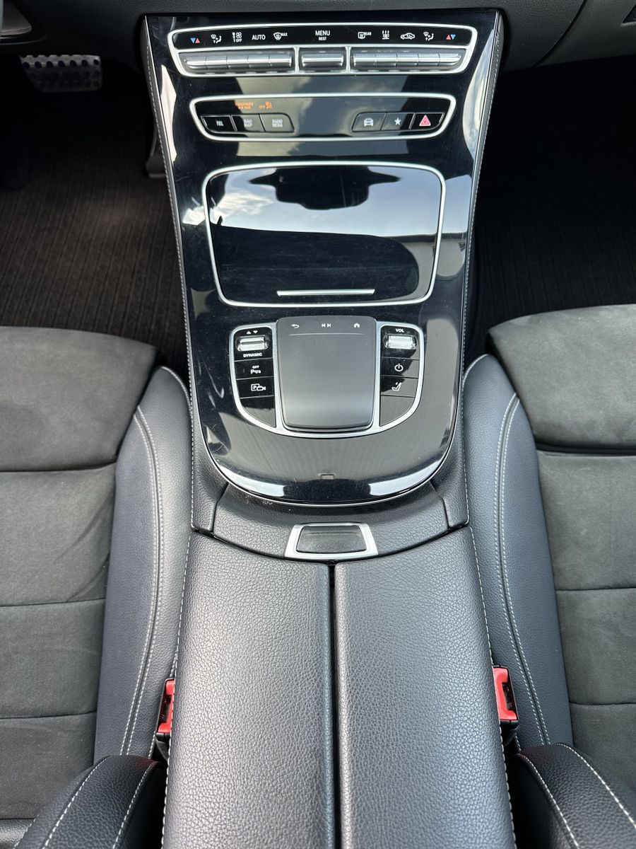Fahrzeugabbildung Mercedes-Benz E 300de T 4Matic AMG-Line NAV+LED+AHK+PANO+WIDE