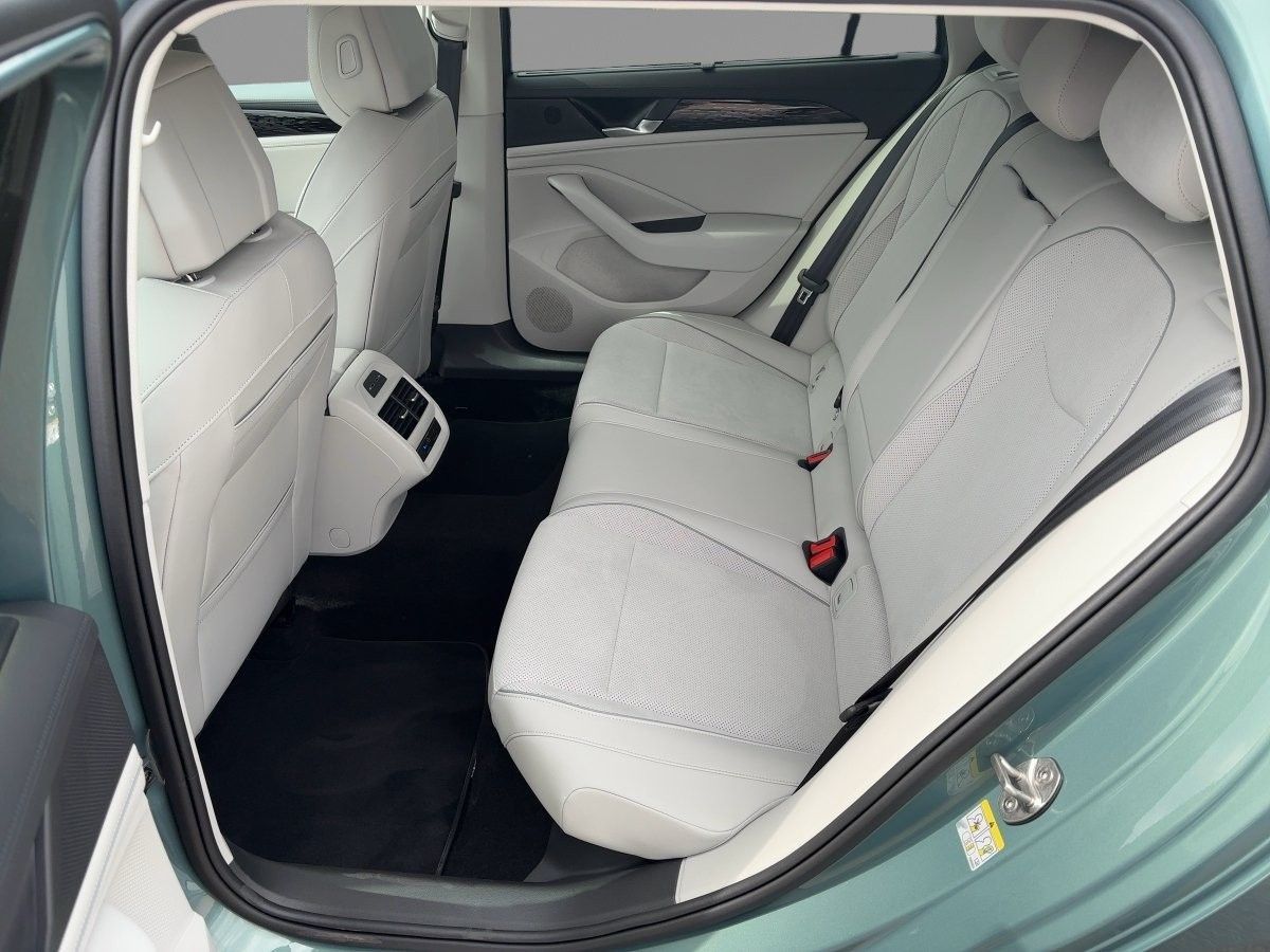 Volkswagen Passat Variant - Bild 8