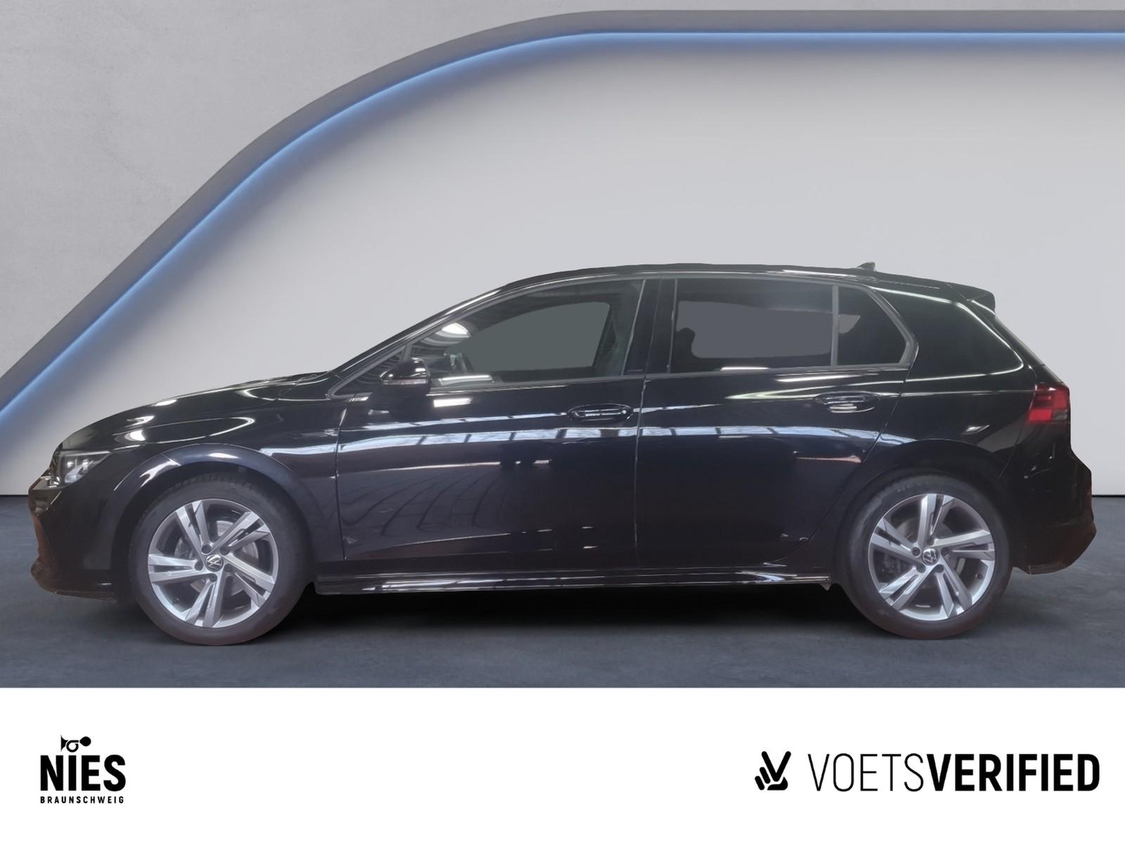 Volkswagen Golf VIII R-Line 1.5 eTSI DSG LED+RearView+PDC