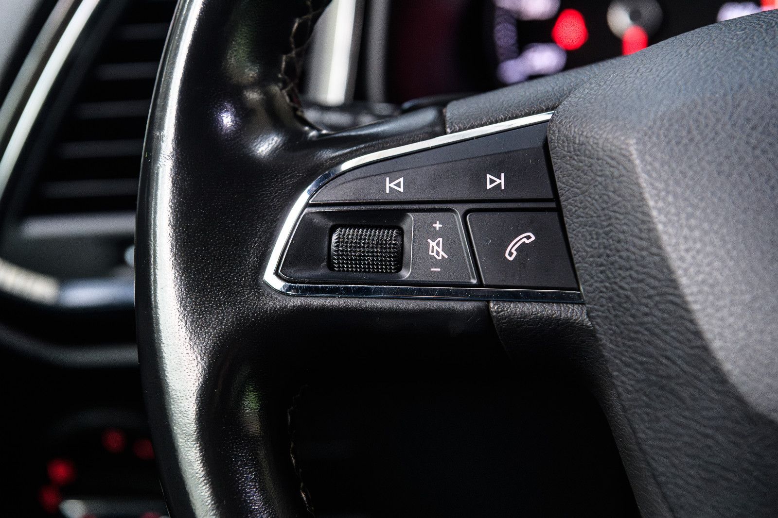 Fahrzeugabbildung SEAT Ateca Xcellence 4Drive +DSG+ Navi + AHK + Kamera