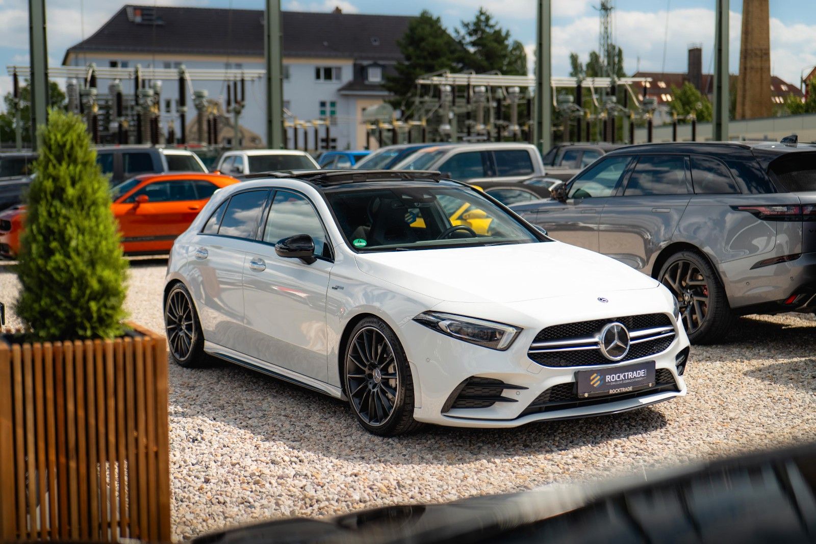 Fahrzeugabbildung Mercedes-Benz A 35 AMG 4Matic Night-Paket *Pano*LED*ACC*DAB*