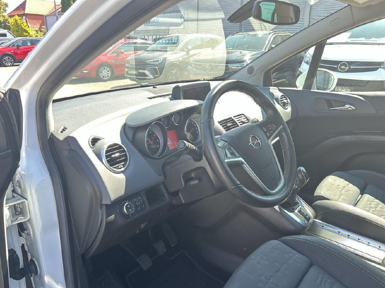 Fahrzeugabbildung Opel Meriva B Innovation, AHK, Panoramadach