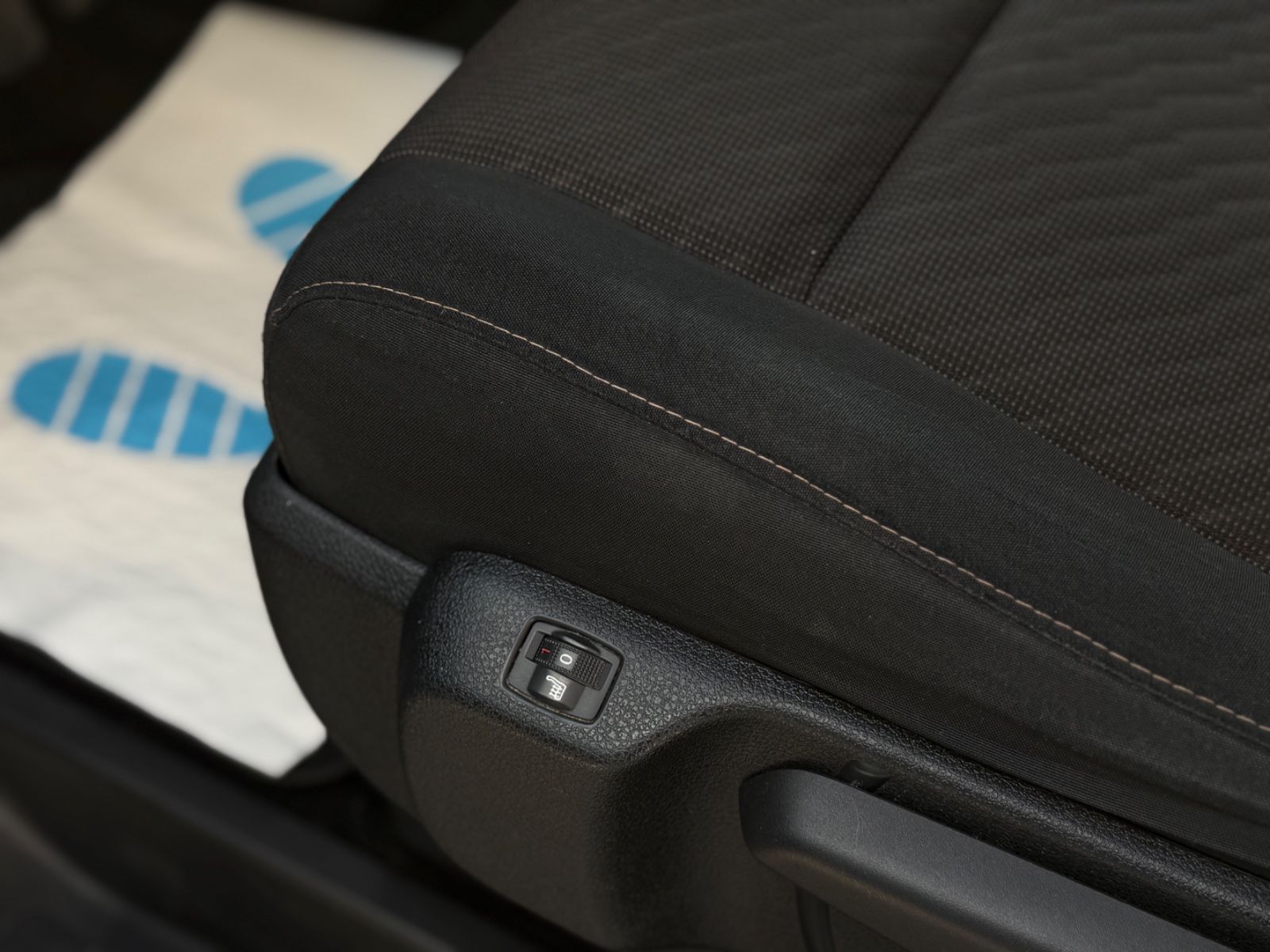 Proace Verso L1 Family 2.0 D-4D 8 Sitzer Navi