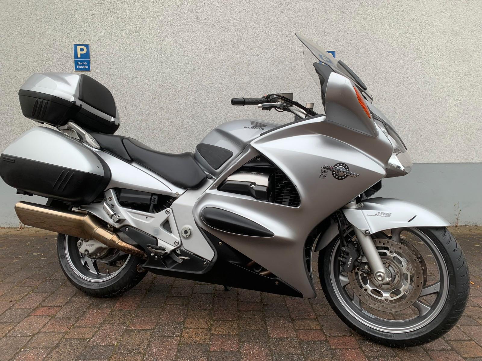 Honda ST 1300 A Pan European