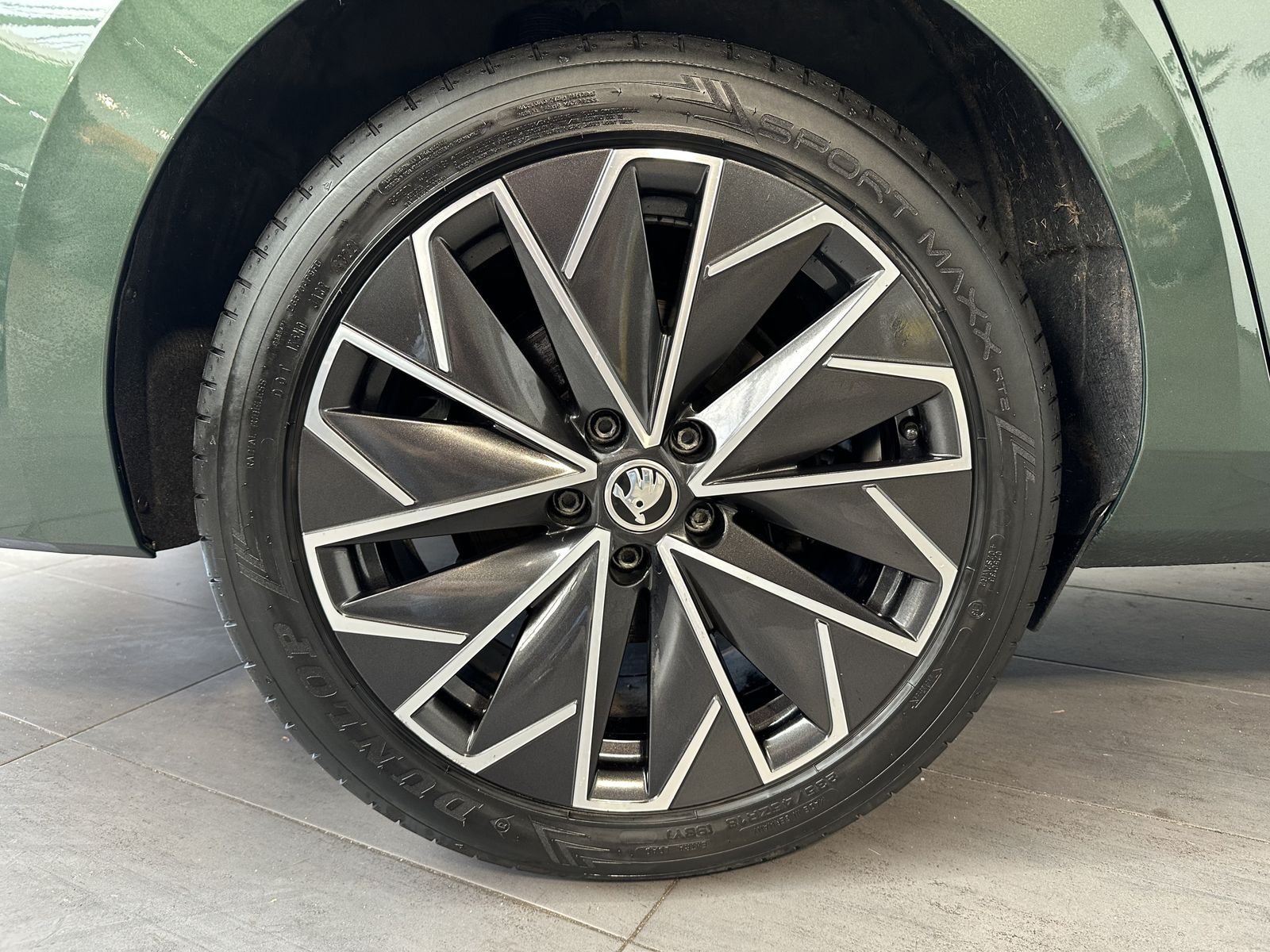 Fahrzeugabbildung SKODA Superb 1.4 TSI iV DSG L&K NAV+LED+AHK+ACC+KAMERA