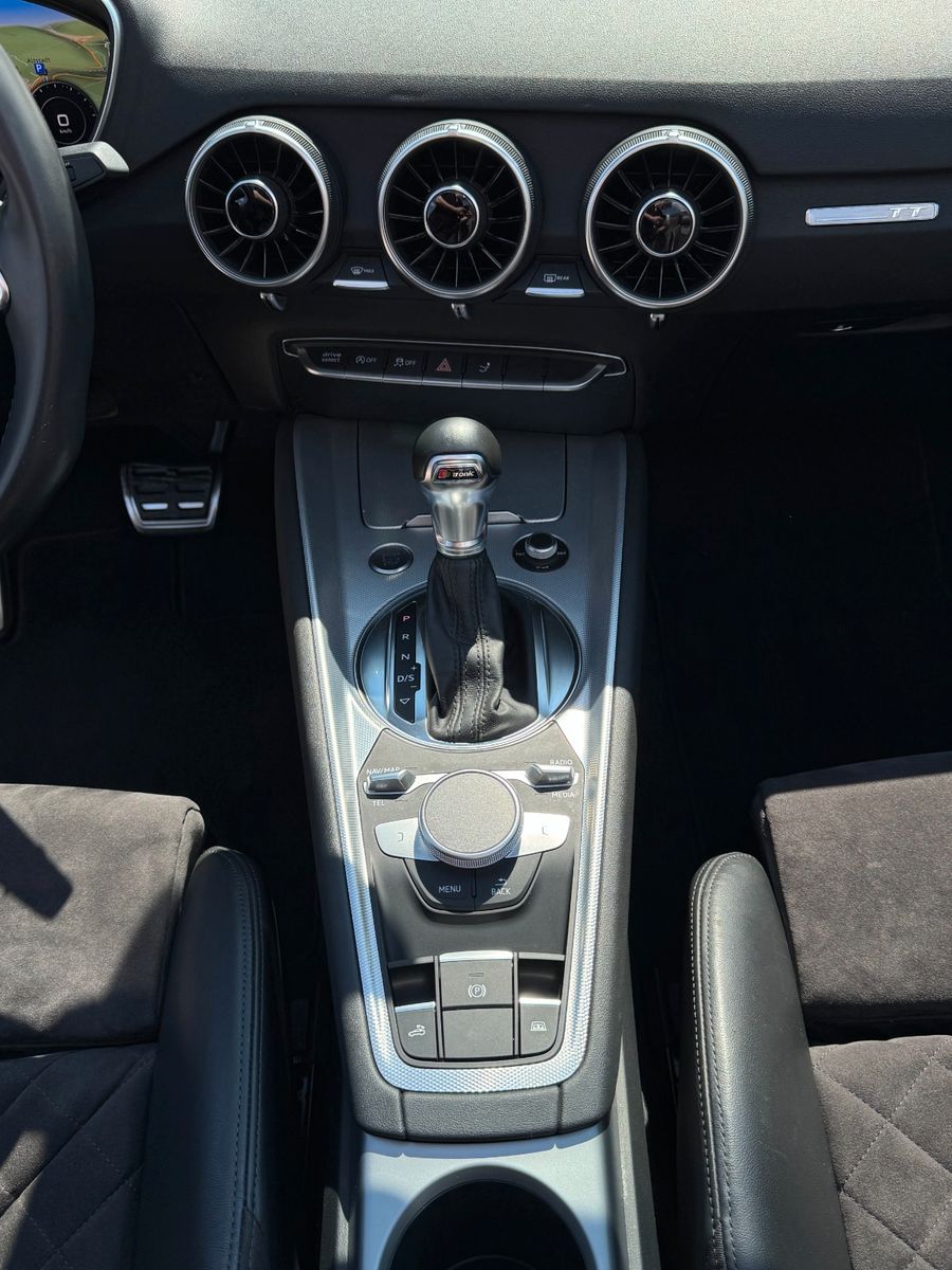 Fahrzeugabbildung Audi TT Roadster 2.0 TFSI DSG S-Line Alcantara B&O
