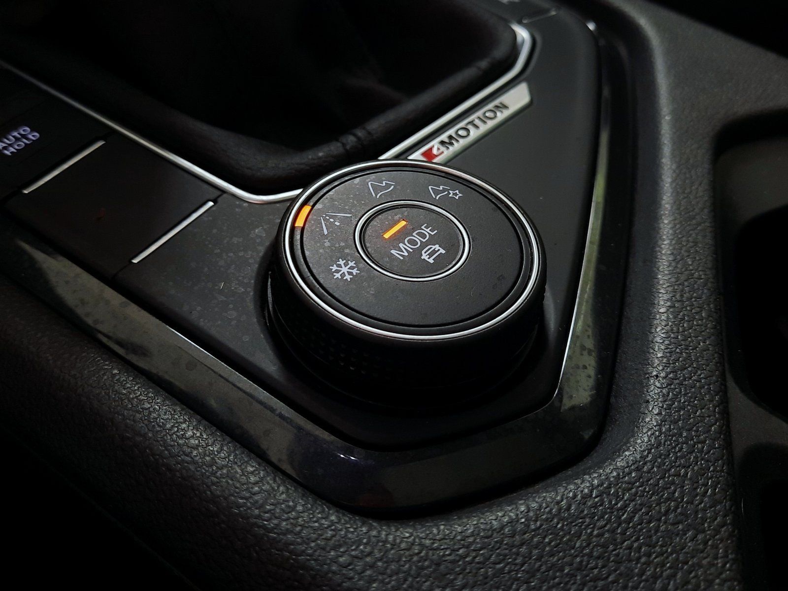 Fahrzeugabbildung Volkswagen Tiguan Life TDI DSG 4M *Pano*AHK*Navi*Cam*LED*